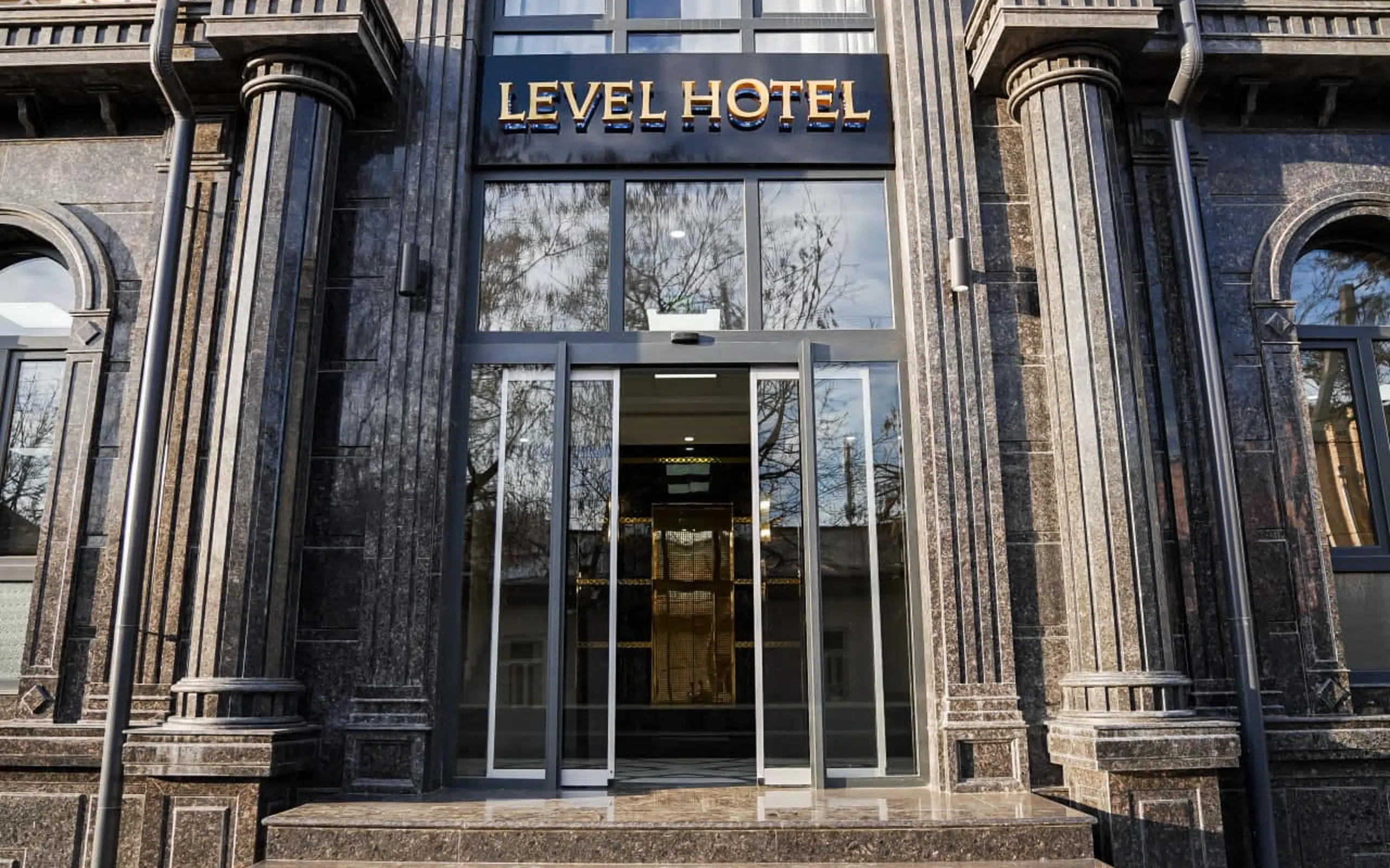 Level Hotel